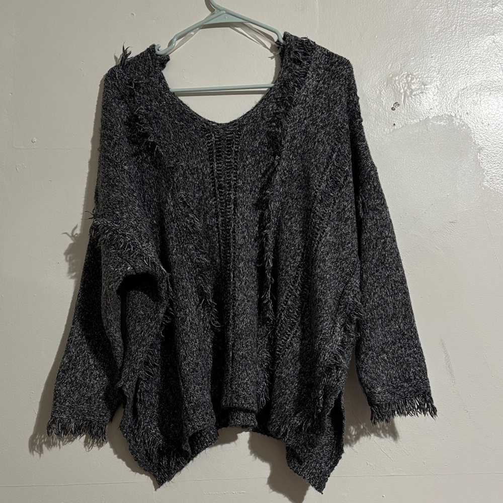 Plus sized Gray Distressed Women's Sweater NWT 5XL fall winter layering cute